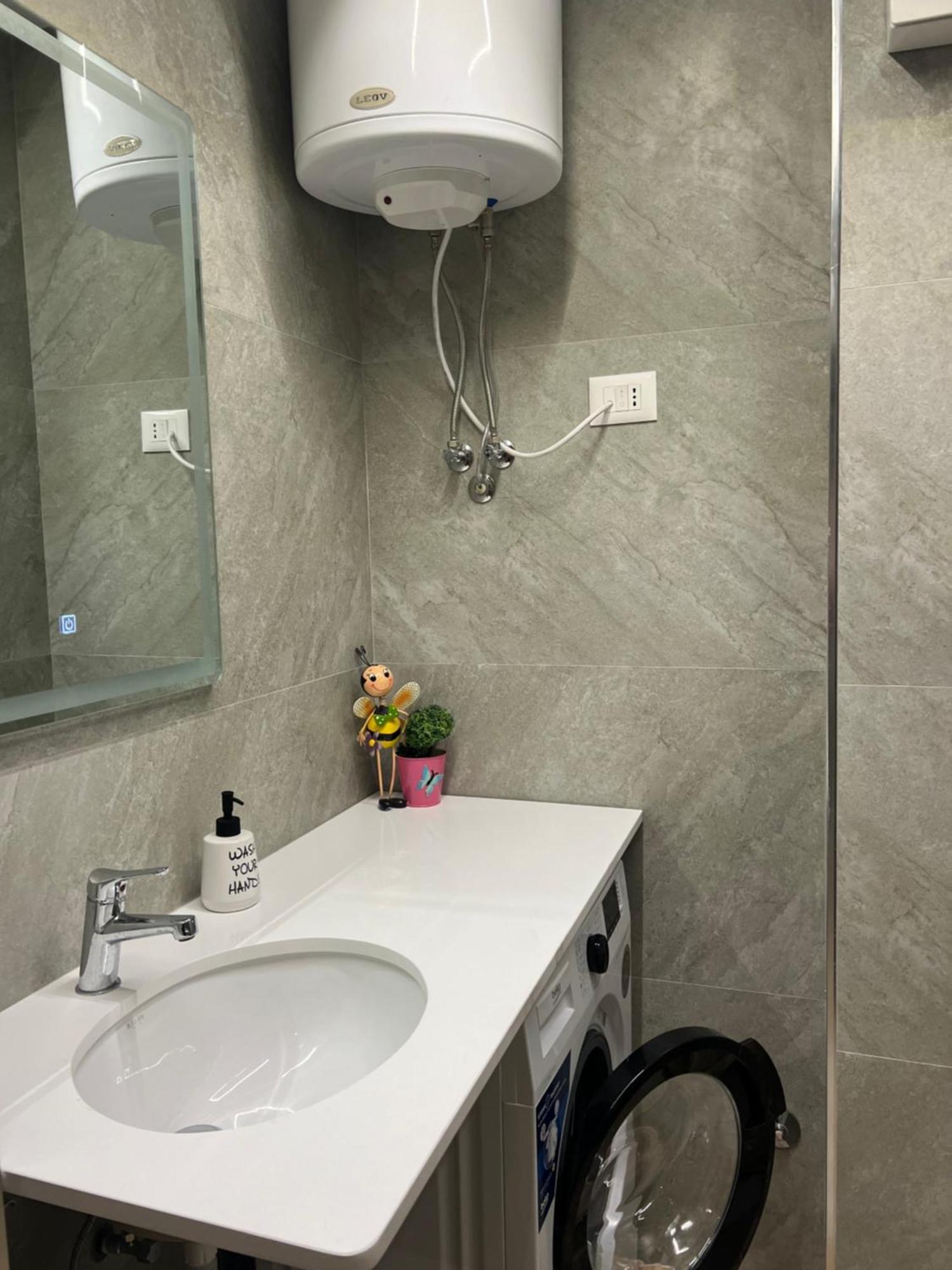 Port View Apartment 2 Дуррес Екстер'єр фото